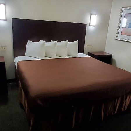 Executive Inn Ferry Pass Екстер'єр фото