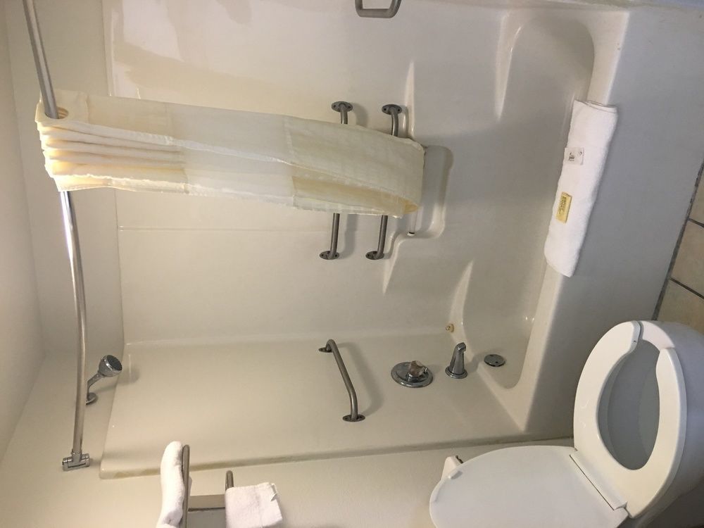 Executive Inn Ferry Pass Екстер'єр фото