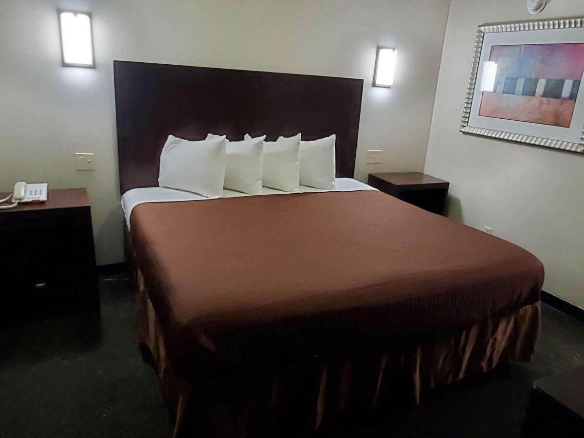 Executive Inn Ferry Pass Екстер'єр фото
