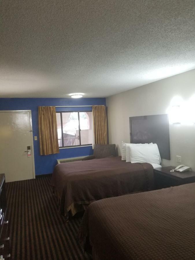 Executive Inn Ferry Pass Екстер'єр фото